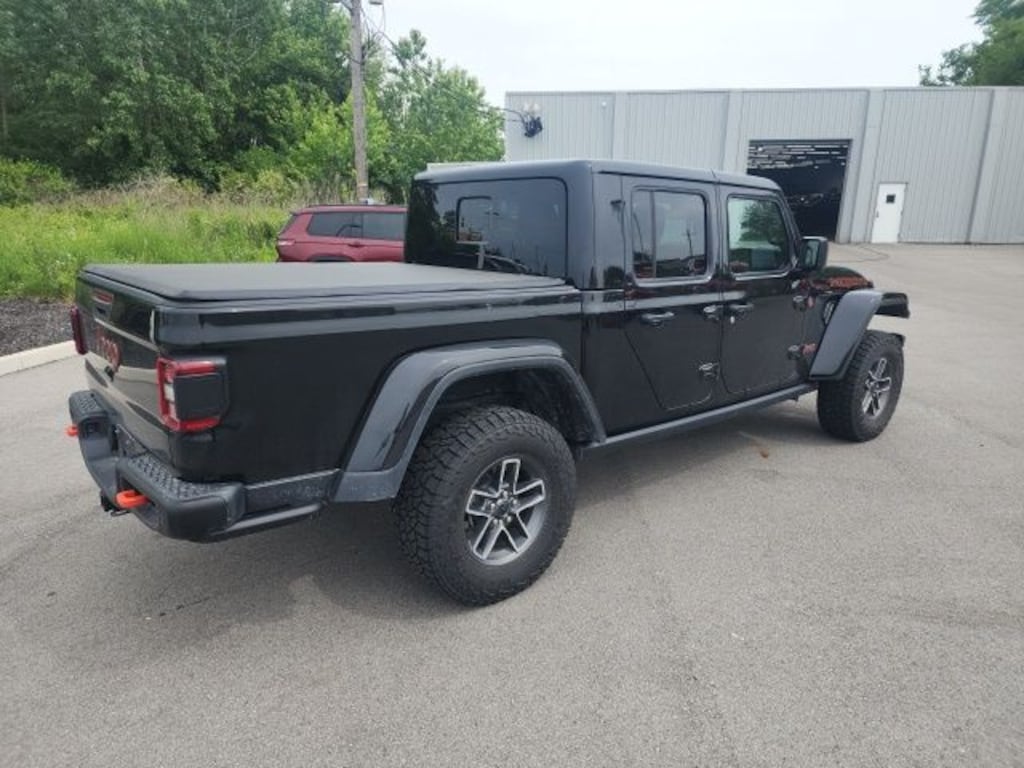 Used 2024 Jeep Gladiator Mojave Truck Crew Cab