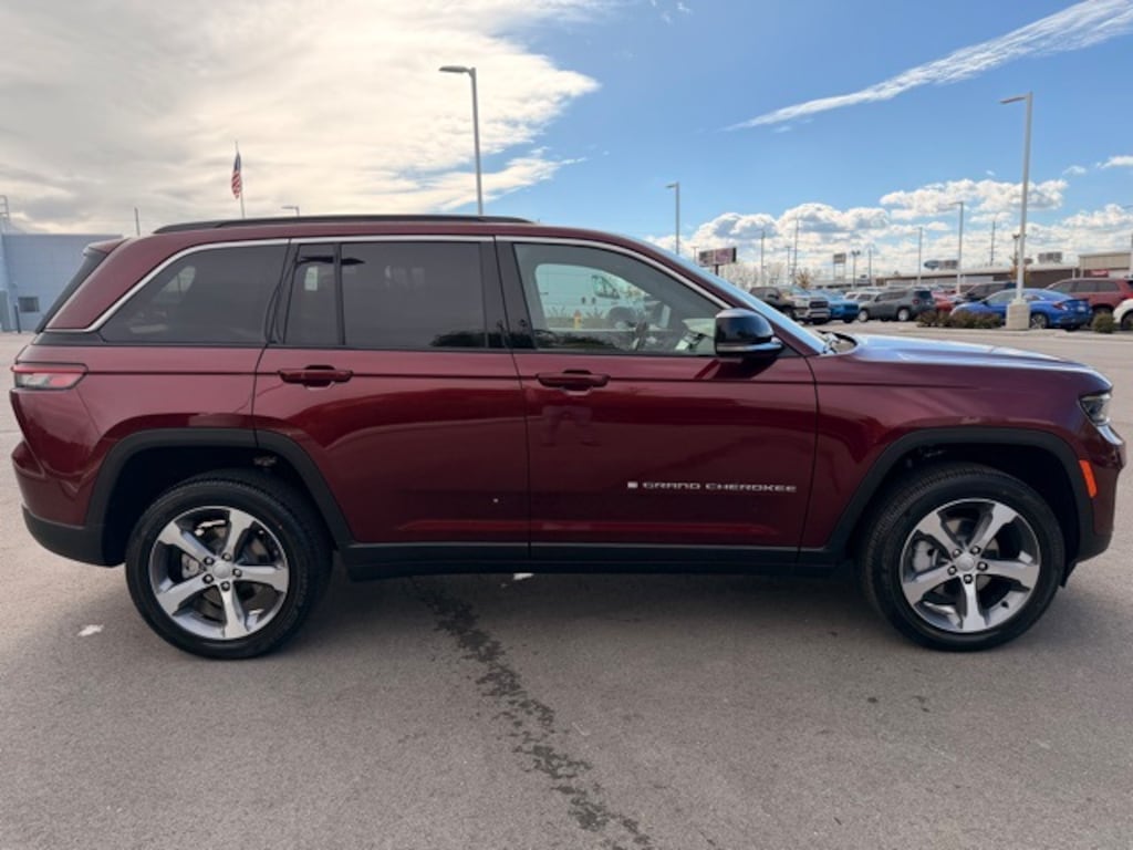 New 2025 Jeep Grand Cherokee LIMITED 4X4 Sport Utility