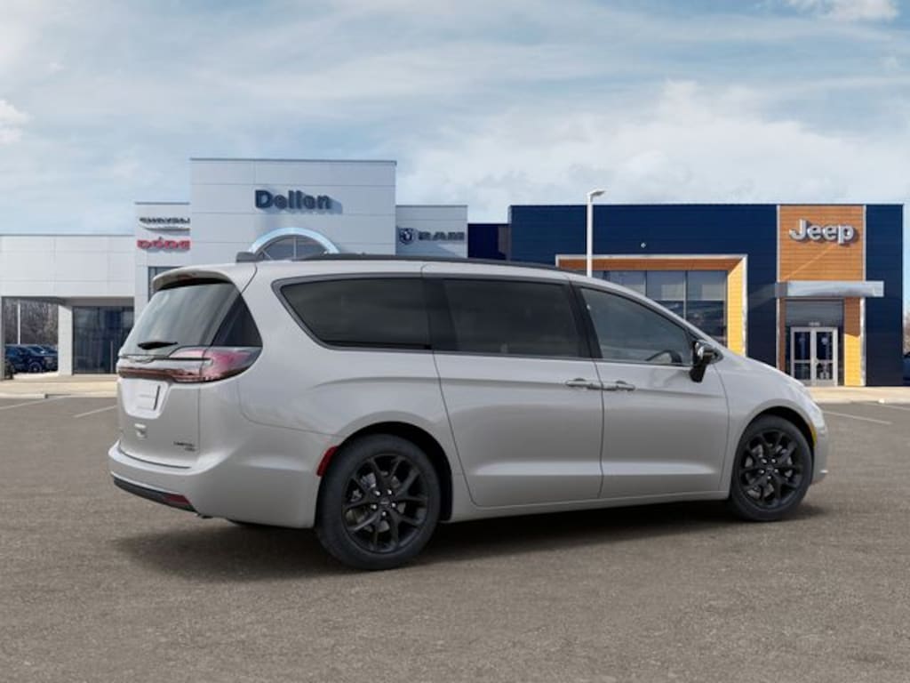 New 2026 Chrysler Pacifica LIMITED AWD Passenger Van