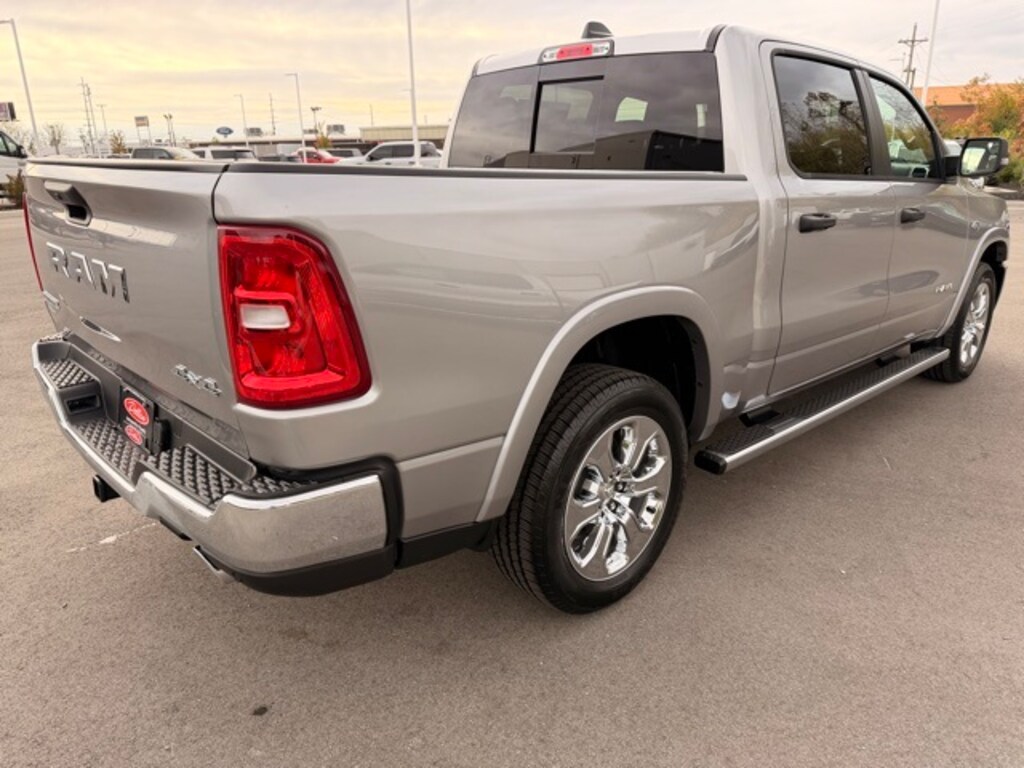 New 2026 Ram 1500 BIG HORN CREW CAB 4X4 5'7 BOX Pickup