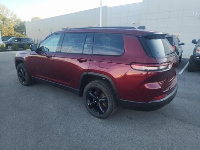 2021 Jeep Grand Cherokee Laredo photo 2