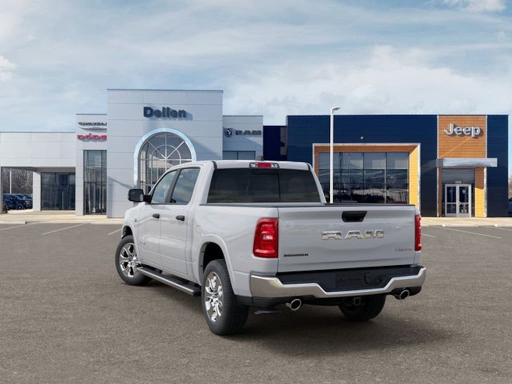 New 2026 Ram 1500 BIG HORN CREW CAB 4X4 5'7 BOX Pickup