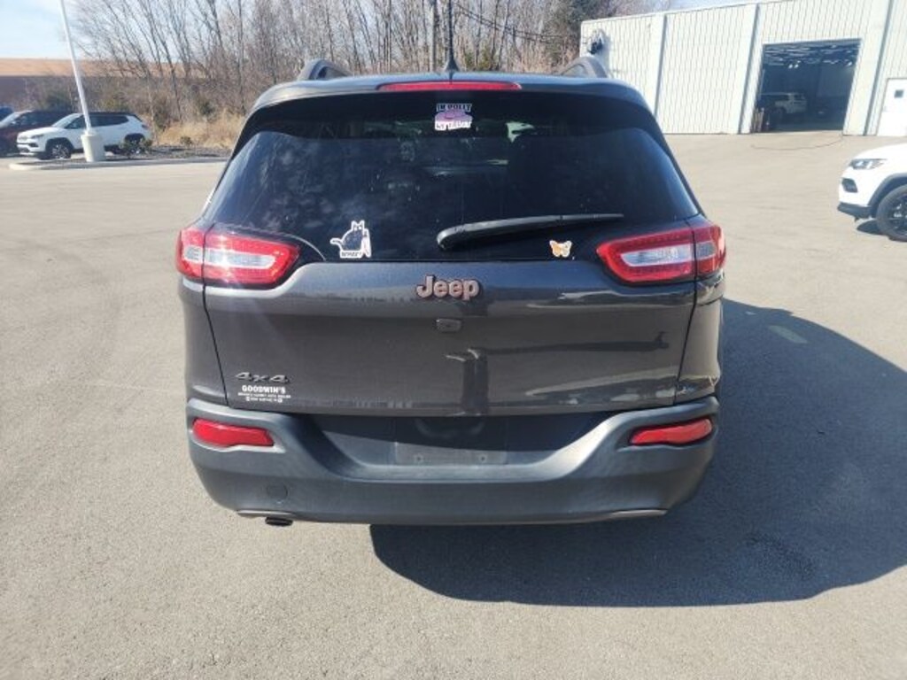 Used 2016 Jeep Cherokee Latitude 4x4 SUV