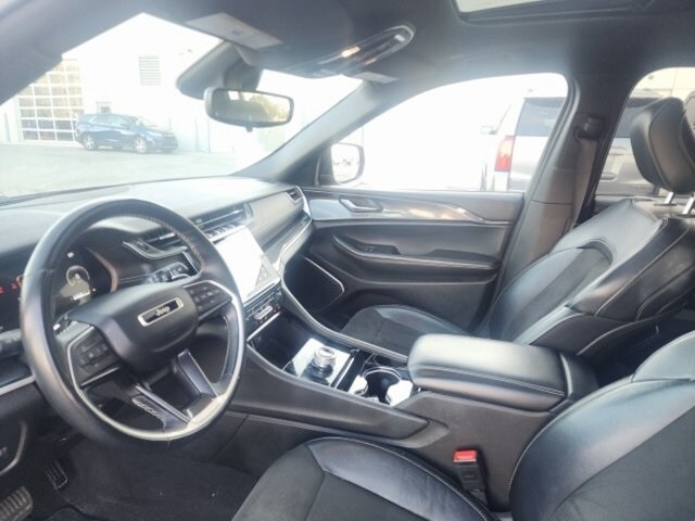 2021 Jeep Grand Cherokee Laredo photo 3
