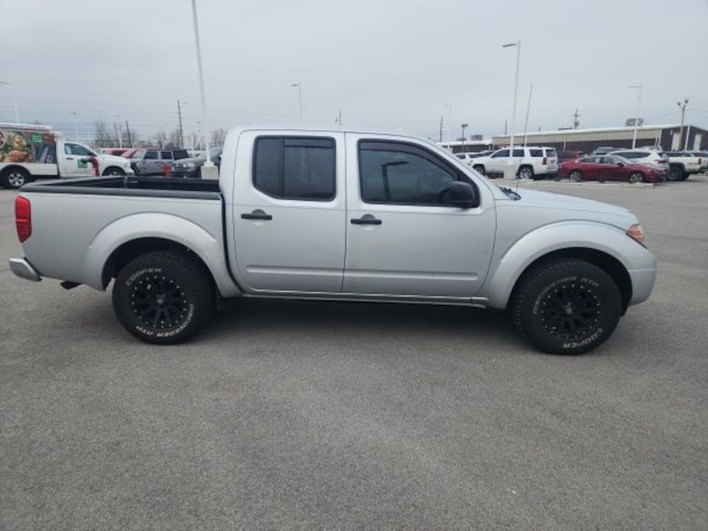 Used 2015 Nissan Frontier SV Truck Crew Cab
