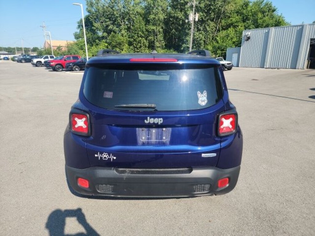 Used 2016 Jeep Renegade Latitude FWD SUV
