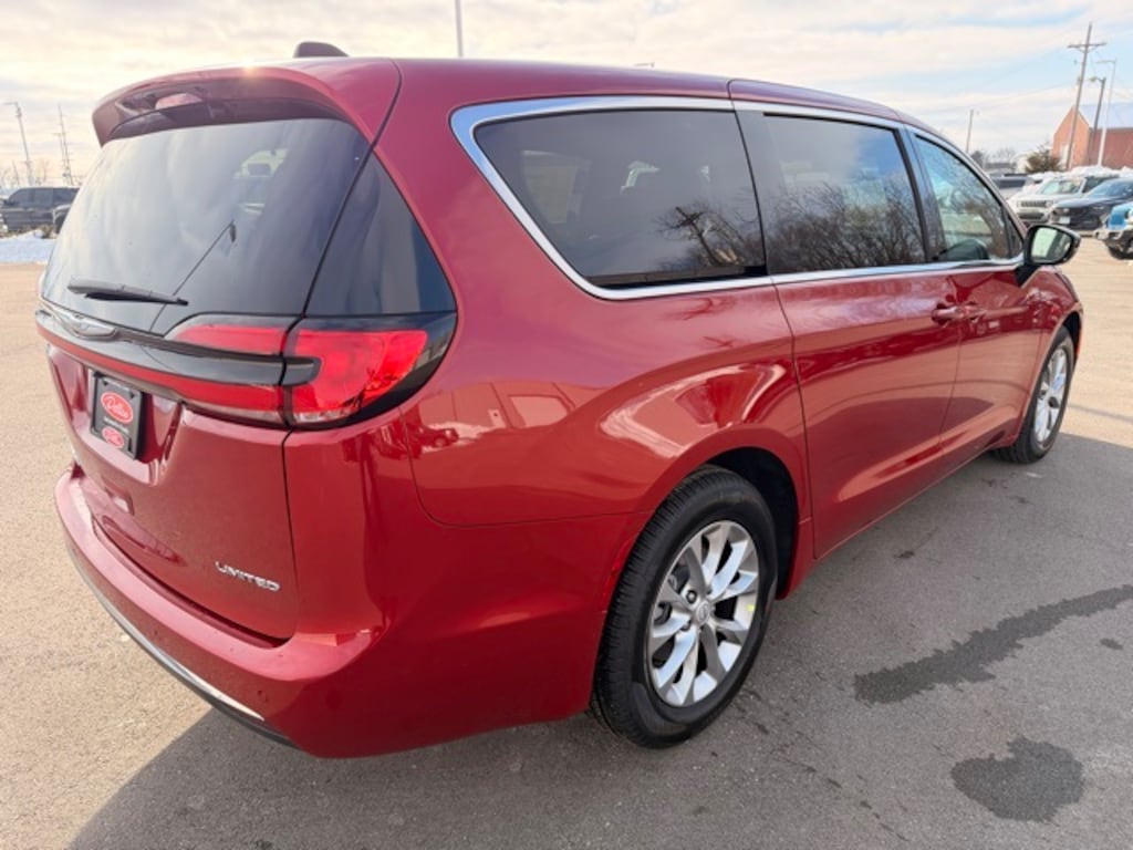 New 2026 Chrysler Pacifica LIMITED Passenger Van