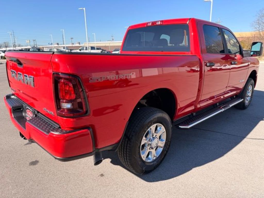 New 2026 Ram 2500 BIG HORN CREW CAB 4X4 6'4 BOX Pickup