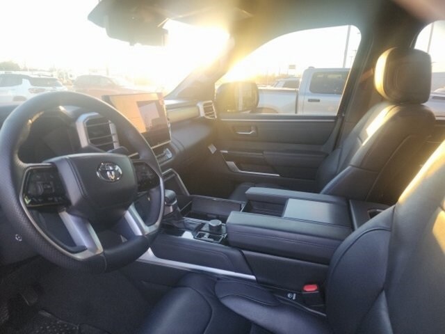 2023 Toyota Tundra Platinum CrewMax photo 2