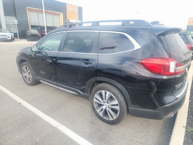 2022 Subaru Ascent Limited photo 2