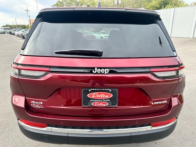 2025 Jeep Grand Cherokee Laredo Altitude photo 4