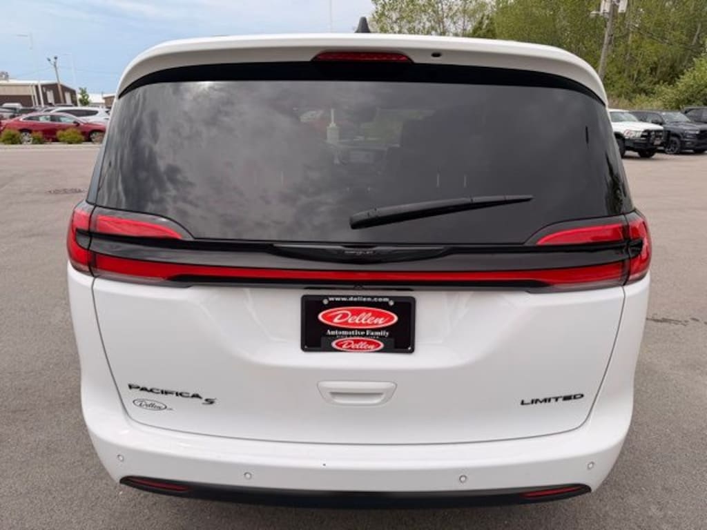 Used 2025 Chrysler Pacifica Limited Van Passenger Van