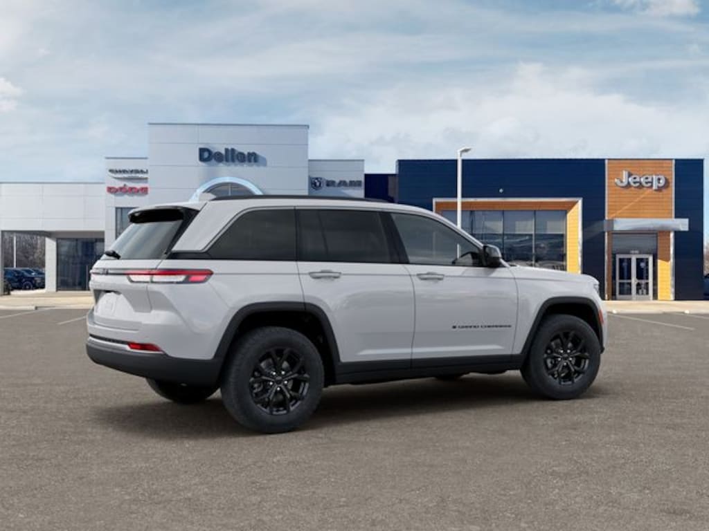 New 2026 Jeep Grand Cherokee LAREDO ALTITUDE 4X4 Sport Utility