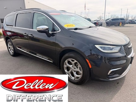 2022 Chrysler Pacifica Limited Van Passenger Van