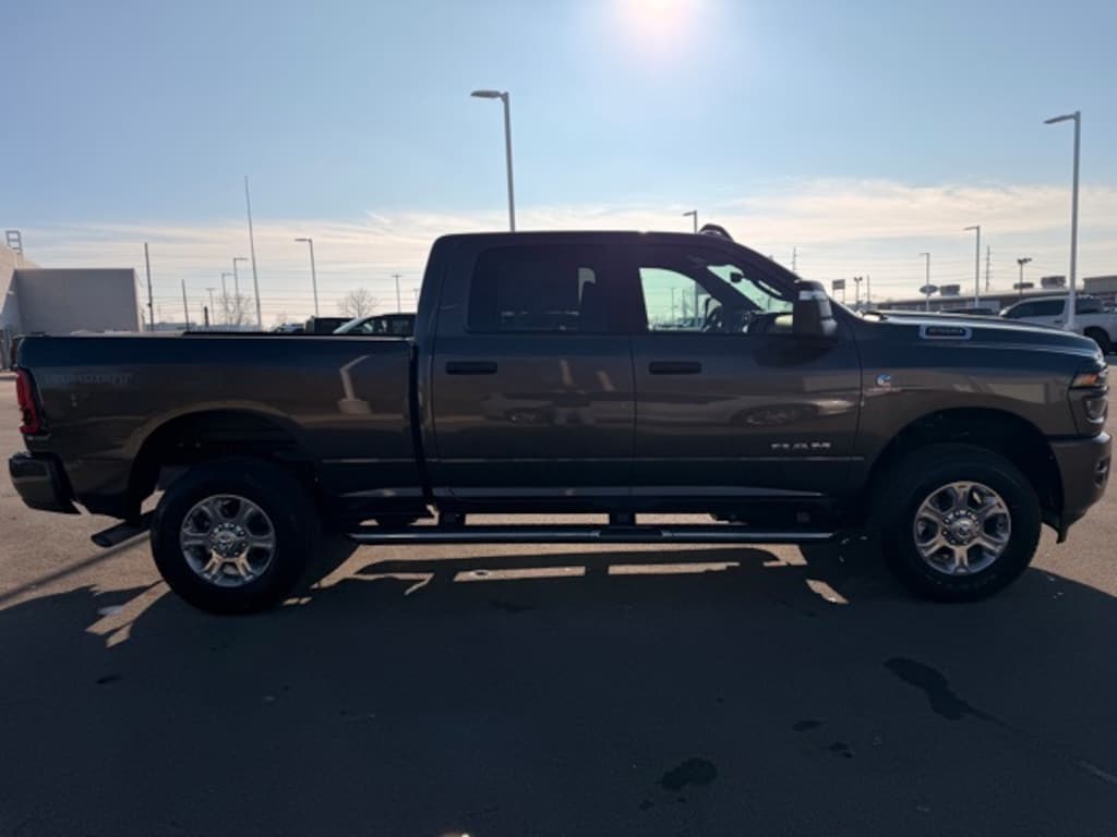 New 2026 Ram 2500 BIG HORN CREW CAB 4X4 6'4 BOX Pickup