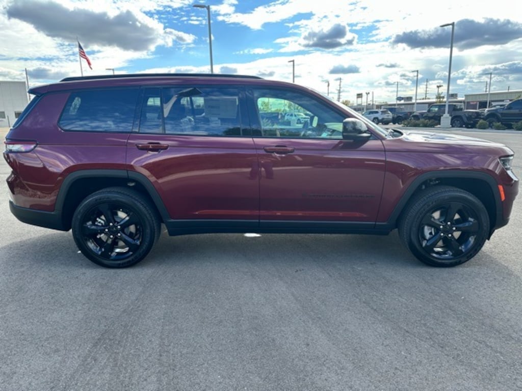 New 2025 Jeep Grand Cherokee L ALTITUDE X 4X4 Sport Utility