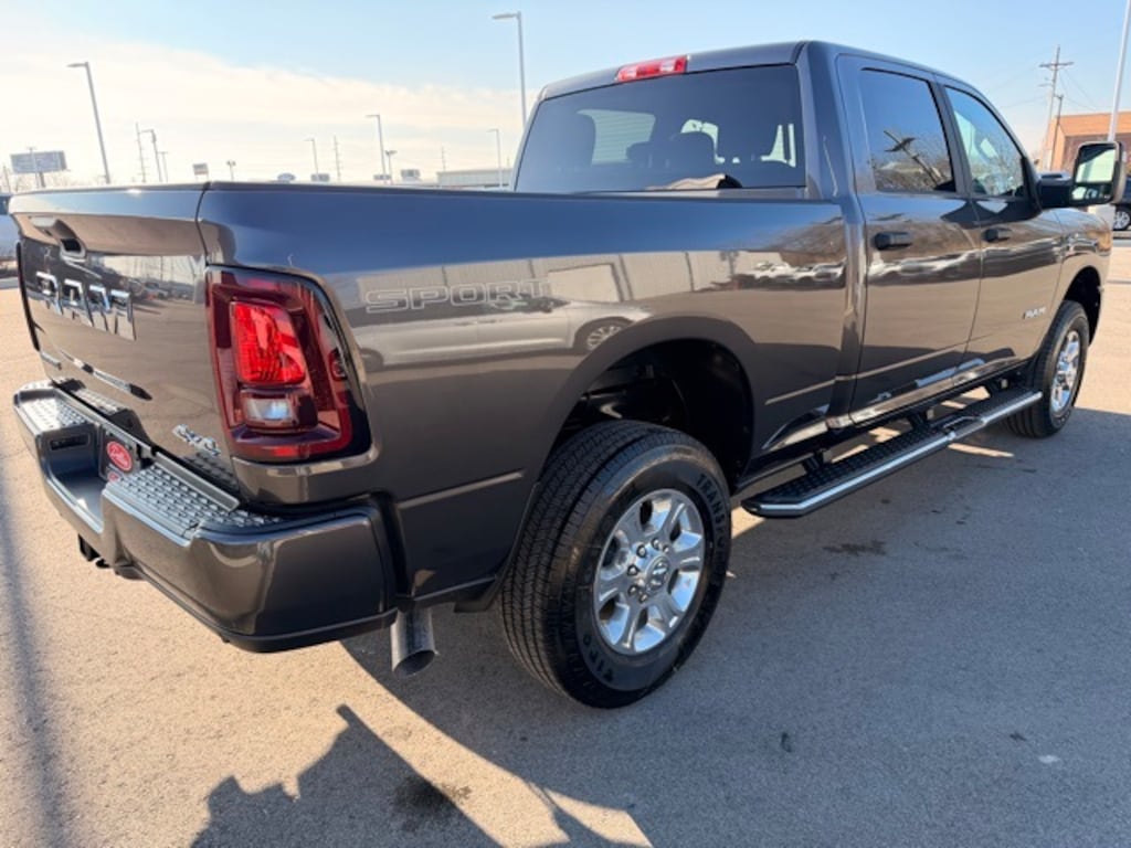 New 2026 Ram 2500 BIG HORN CREW CAB 4X4 6'4 BOX Pickup