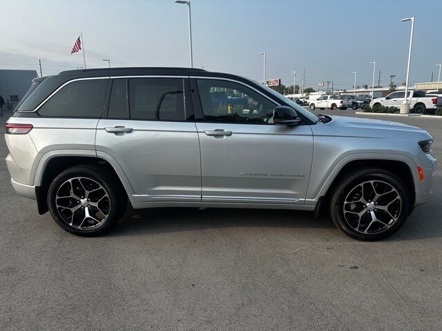 2025 Jeep Grand Cherokee Summit Reserve photo 2