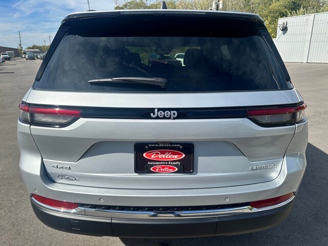 2025 Jeep Grand Cherokee Laredo Altitude photo 4