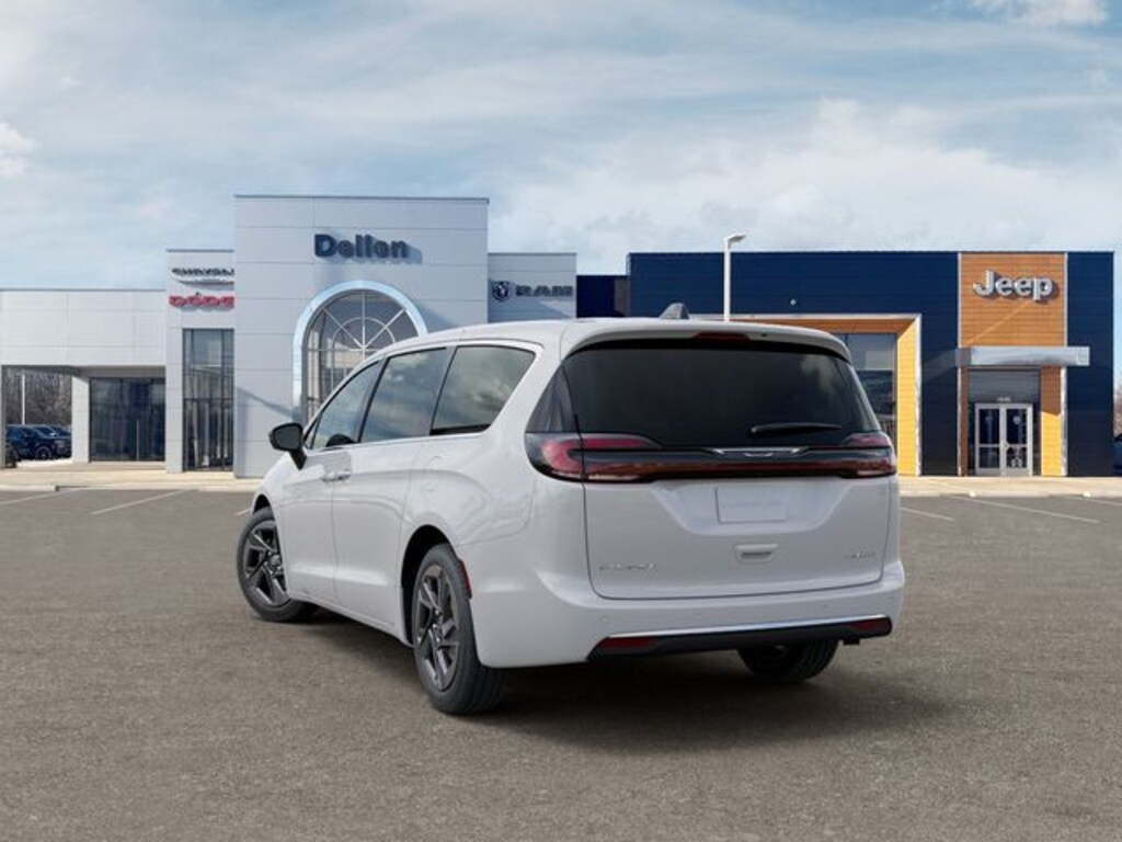 New 2027 Chrysler Pacifica LIMITED Passenger Van