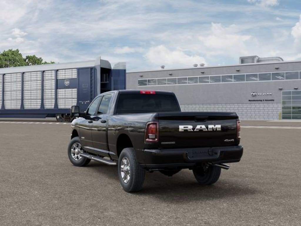 New 2026 Ram 2500 BIG HORN CREW CAB 4X4 6'4 BOX Pickup