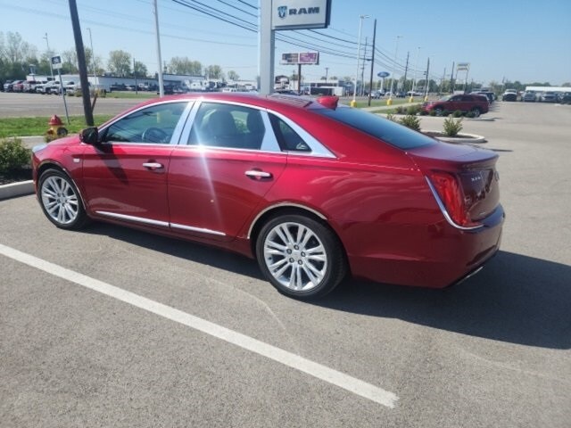 2019 Cadillac XTS Luxury photo 2