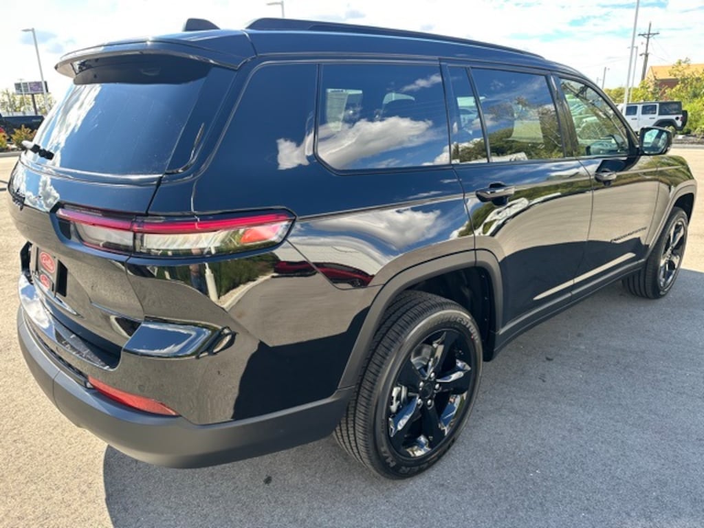 New 2025 Jeep Grand Cherokee L ALTITUDE X 4X4 Sport Utility