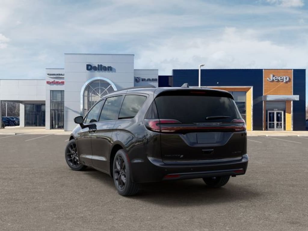 New 2027 Chrysler Pacifica LIMITED Passenger Van
