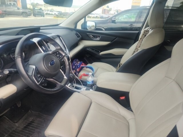 2022 Subaru Ascent Limited photo 3