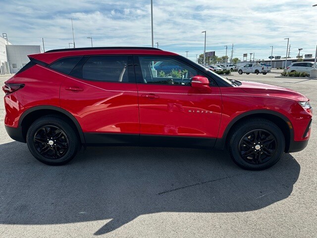 2022 Chevrolet Blazer 2LT photo 2