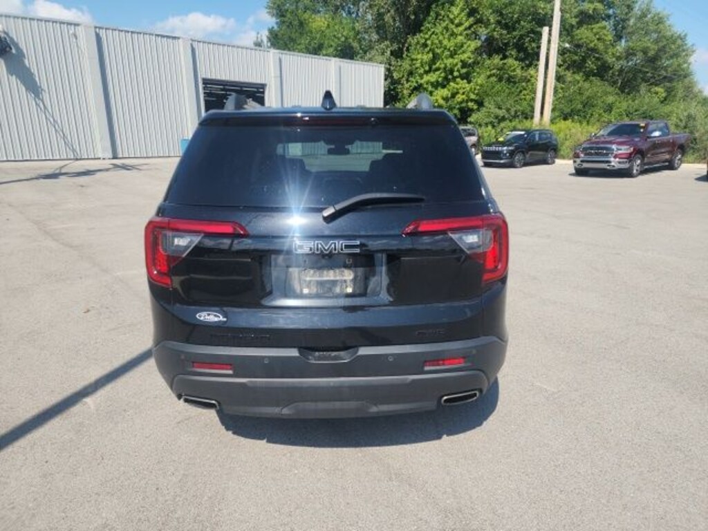 Used 2023 GMC Acadia SLT SUV