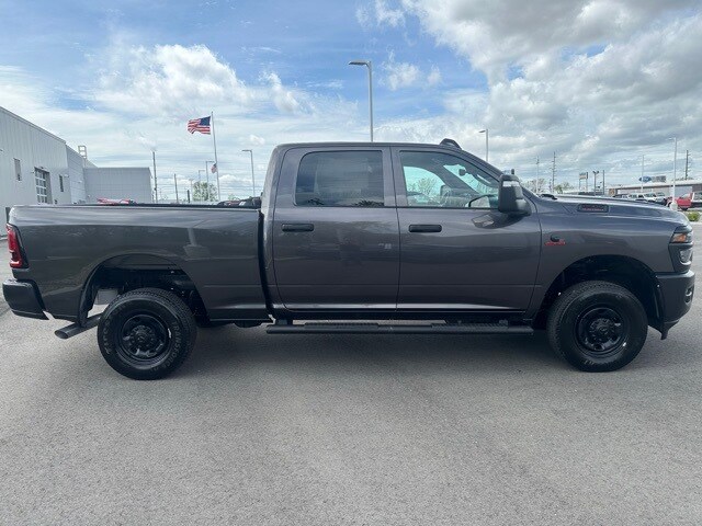 2025 Ram 2500 Tradesman photo 2