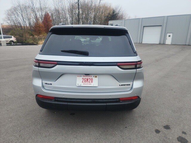 2024 Jeep Grand Cherokee Limited photo 3