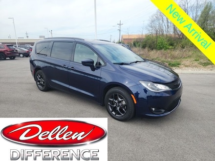 2020 Chrysler Pacifica Touring L Van Passenger Van