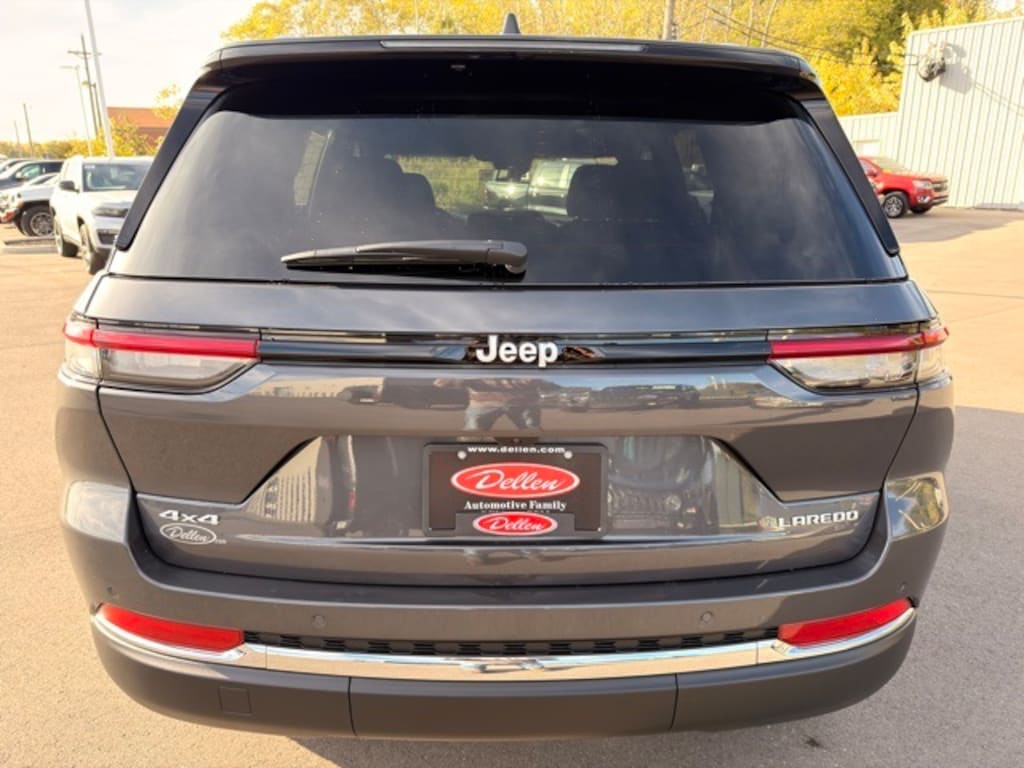 New 2025 Jeep Grand Cherokee LAREDO X 4X4 Sport Utility