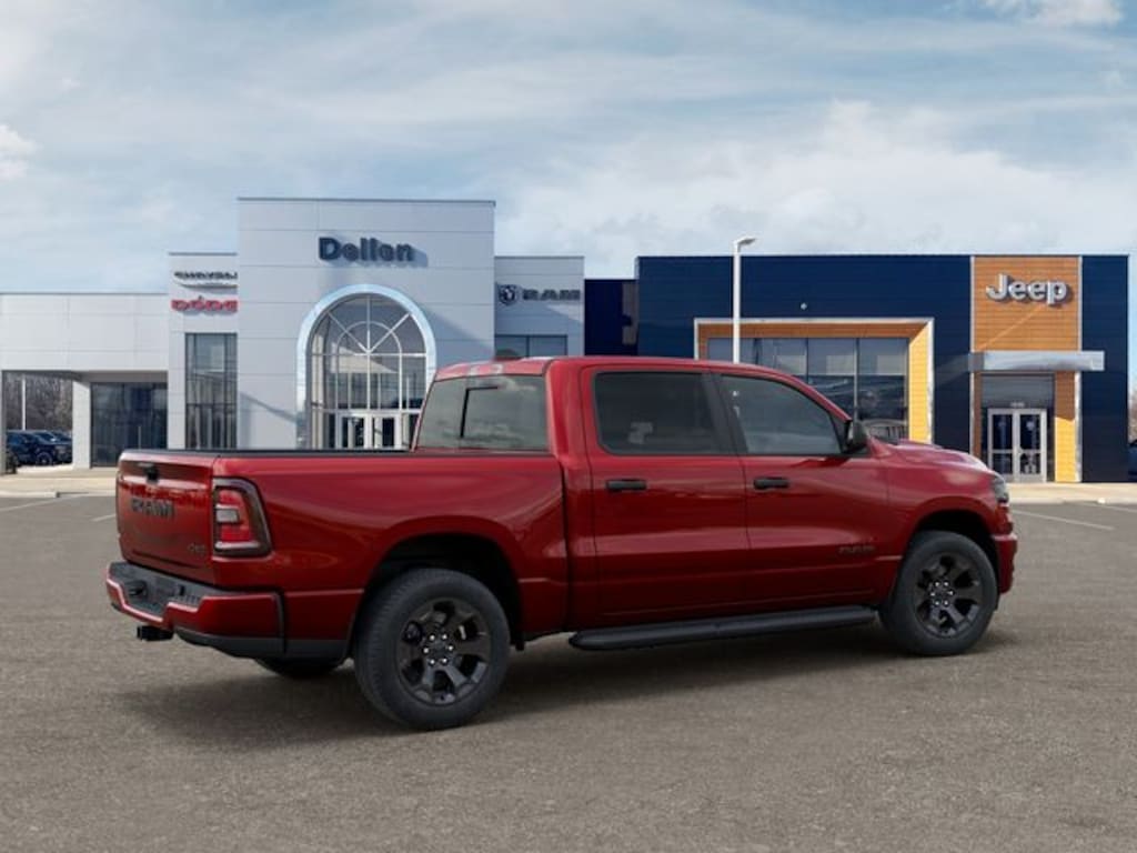 New 2026 Ram 1500 EXPRESS CREW CAB 4X4 5'7 BOX Pickup