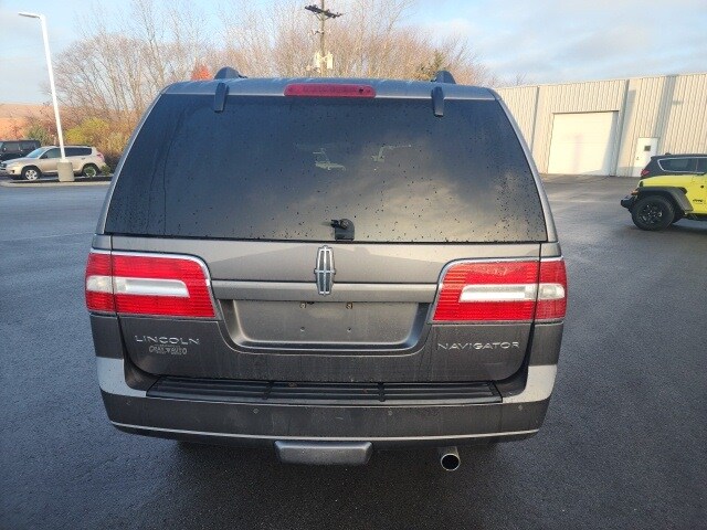 2014 Lincoln Navigator L photo 3