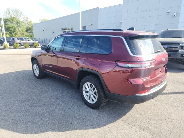 2023 Jeep Grand Cherokee Laredo photo 2