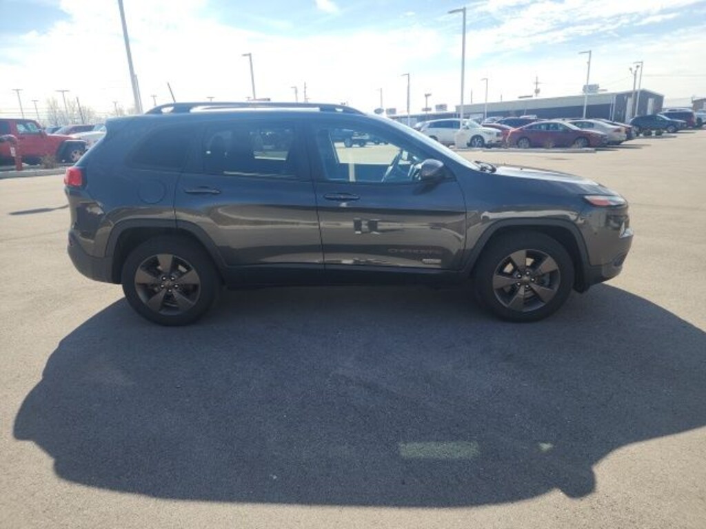 Used 2016 Jeep Cherokee Latitude 4x4 SUV