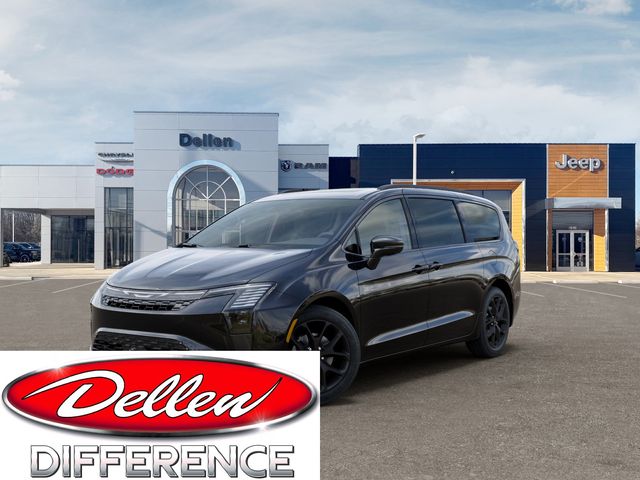 2027 Chrysler Pacifica Limited's photo
