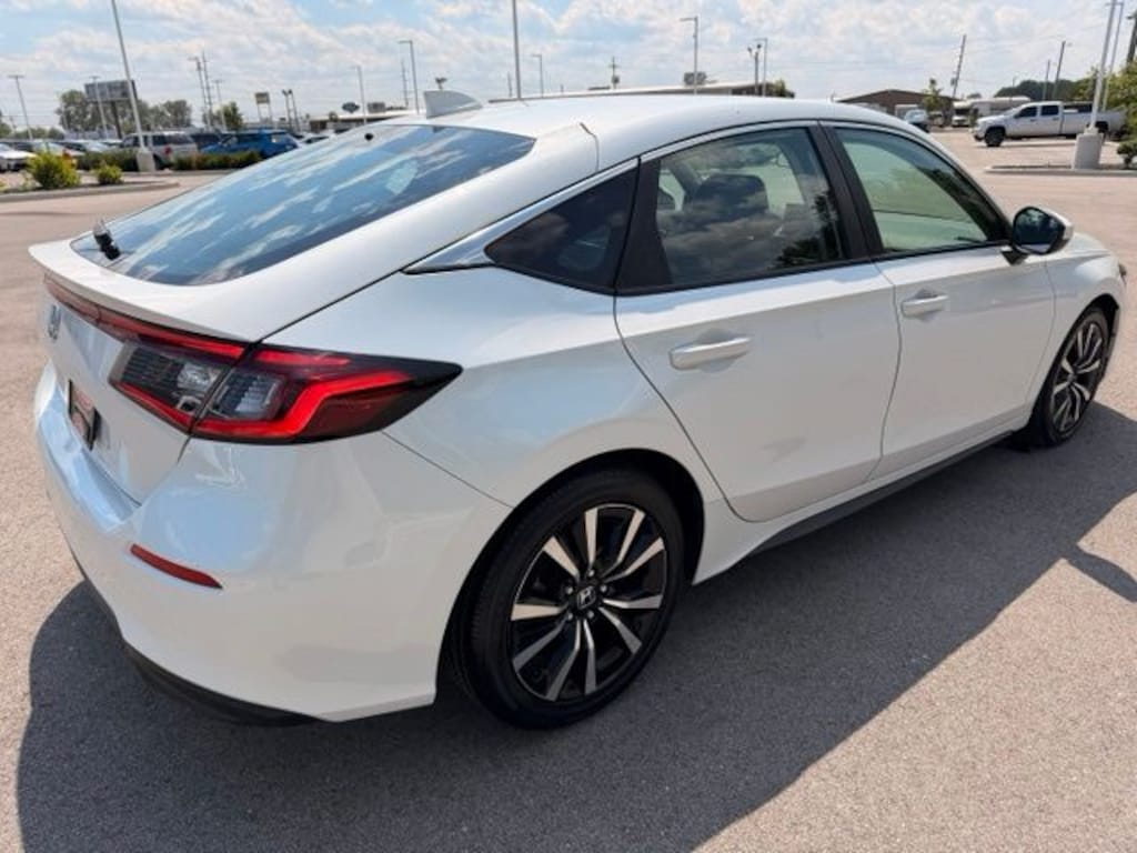 Used 2024 Honda Civic EX-L Hatchback