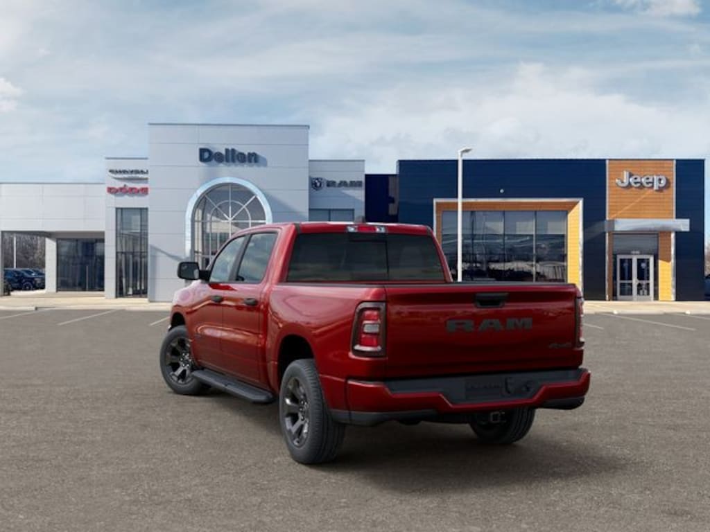 New 2026 Ram 1500 EXPRESS CREW CAB 4X4 5'7 BOX Pickup