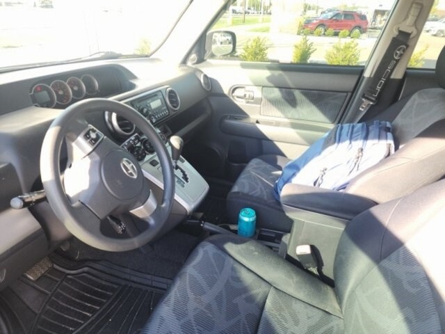 2012 Scion xB photo 3