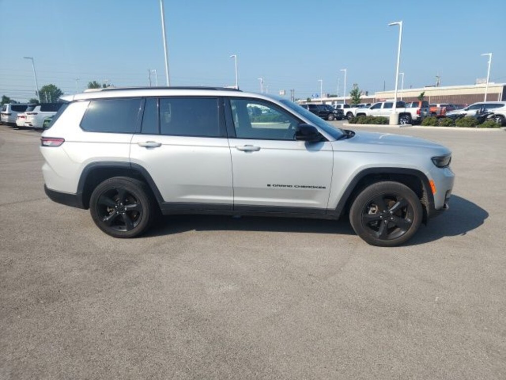 Used 2023 Jeep Grand Cherokee L Laredo SUV