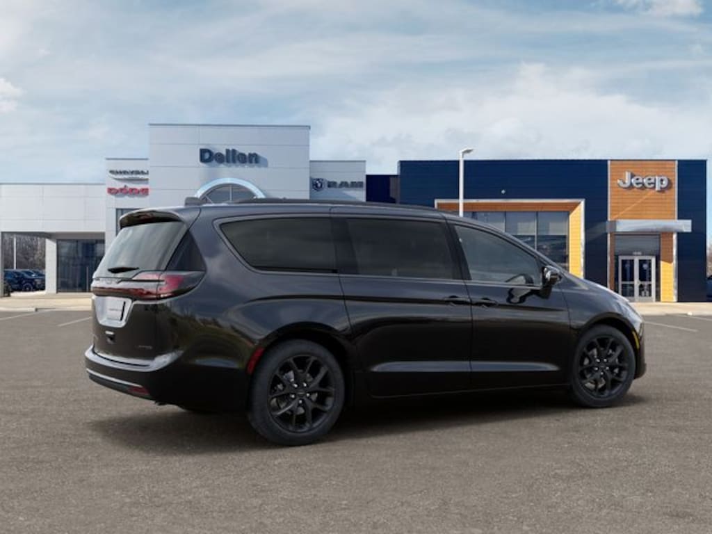 New 2027 Chrysler Pacifica LIMITED Passenger Van