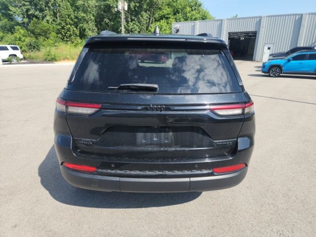 Used 2022 Jeep Grand Cherokee Limited SUV