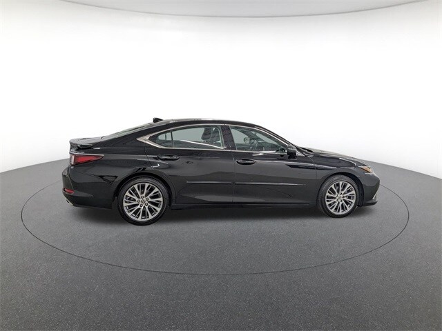 2021 Lexus ES 350 photo 4