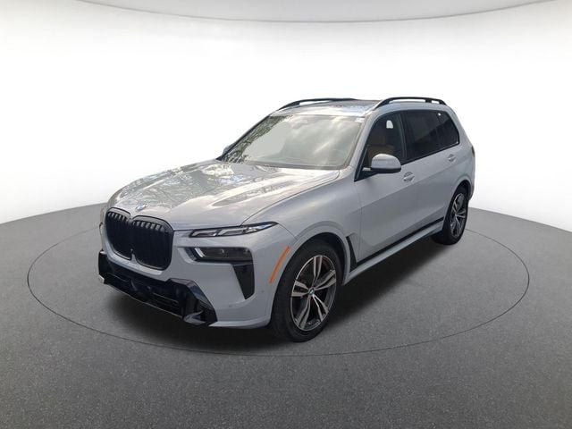 2025 BMW X7 xDrive40i's photo