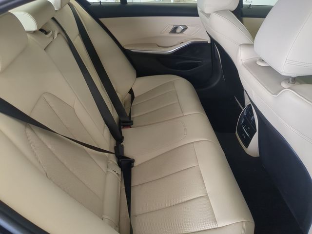 2025 BMW 3 Series 330i - Photo 17