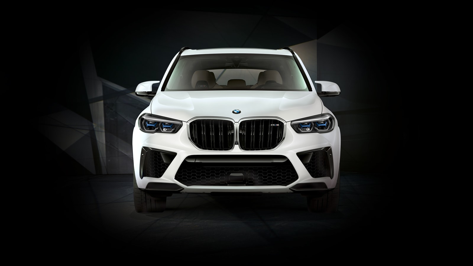 BMW-MY23-X5M-Gallery-04.png